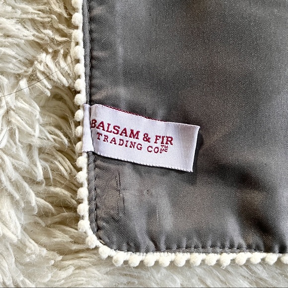 RARE Balsam & Fir Trading Co Grey Wool w/Beaded Embroidered Snowflakes Runner - Picture 3 of 9